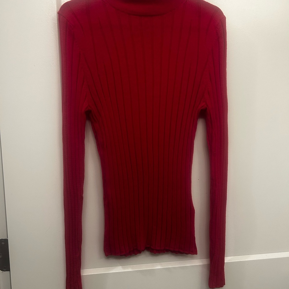 Banana Republic size M 100% merino wool  Ribbed Long Sleeve Top fuchsia